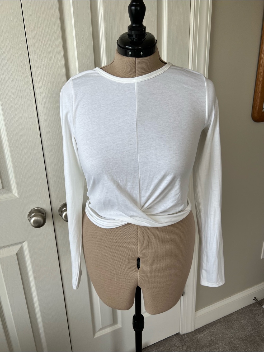 Lilly Pulitzer White Long Sleeve Twist-Front Tee